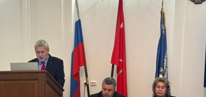 Приветственное слово от Депутата ГД РФ Соловьёва С.А зачитывает помощник Депутата Иванов Г.В